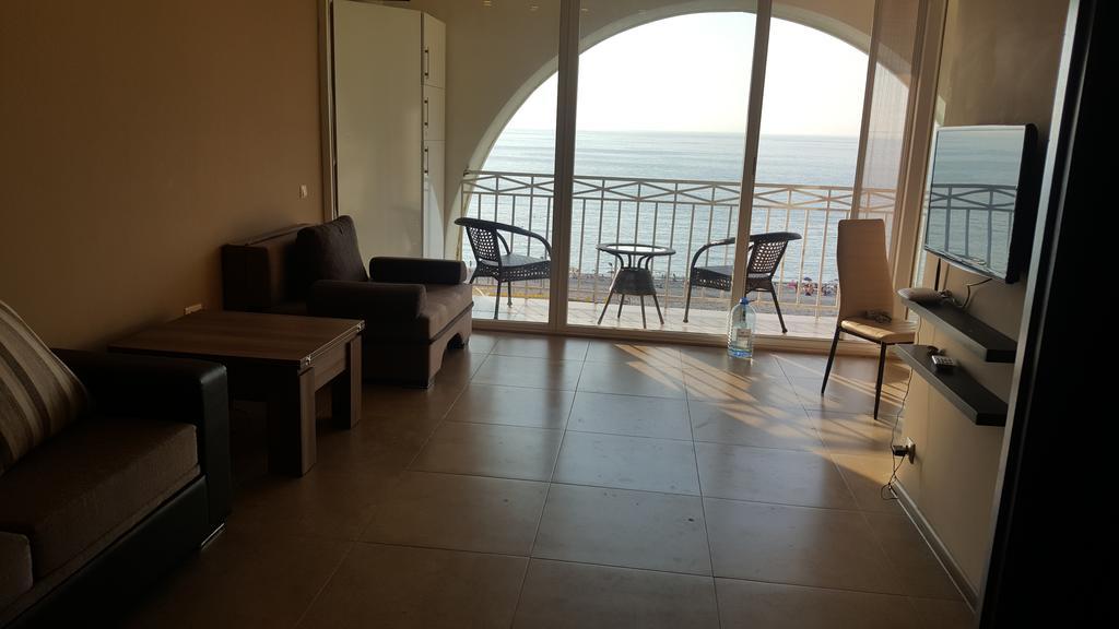 Apartment Magnolia Seaside Batumi Luaran gambar